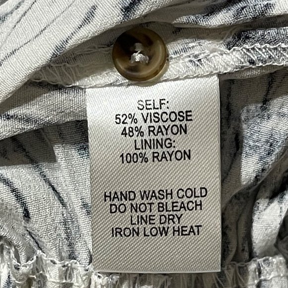 NWT Lulu’s women’s sIze XS purple print belted cropped jumpsuit - Picture 8 of 10